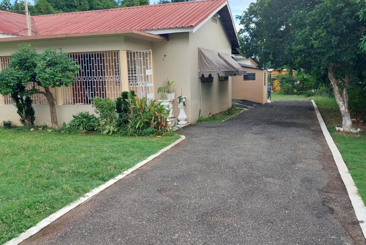 Fifth image of 7 Dunscombe Drive in Havendale, St. Andrew, Jamaica - property is For Sale