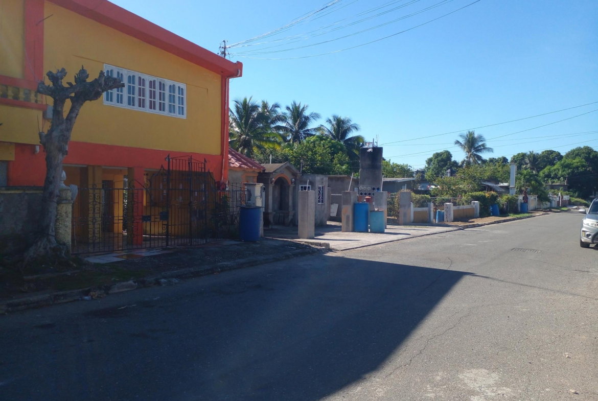Second image of 417 Fairfield Crescent, Spani in Spanish Town, St. Catherine, Jamaica - property is For Sale
