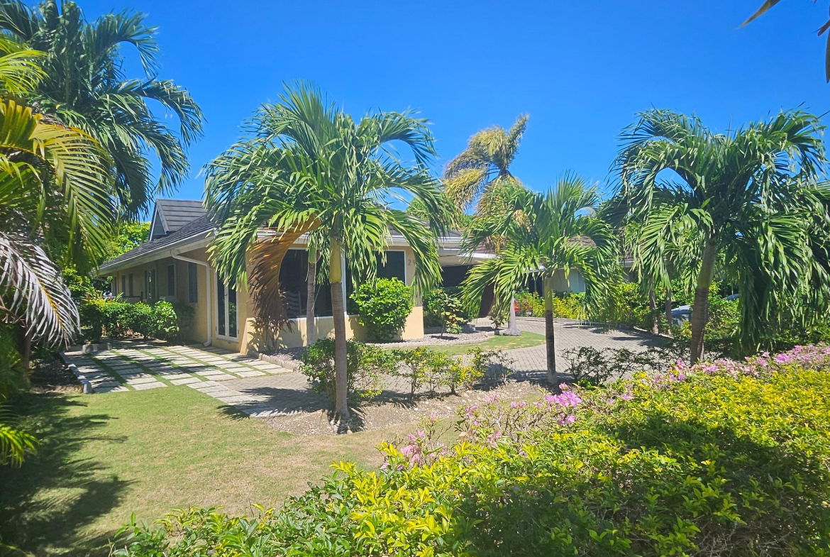 Sixth image of 292 Richmond Estate, The Palm in Ocho Rios, St. Ann, Jamaica - property is For Rent