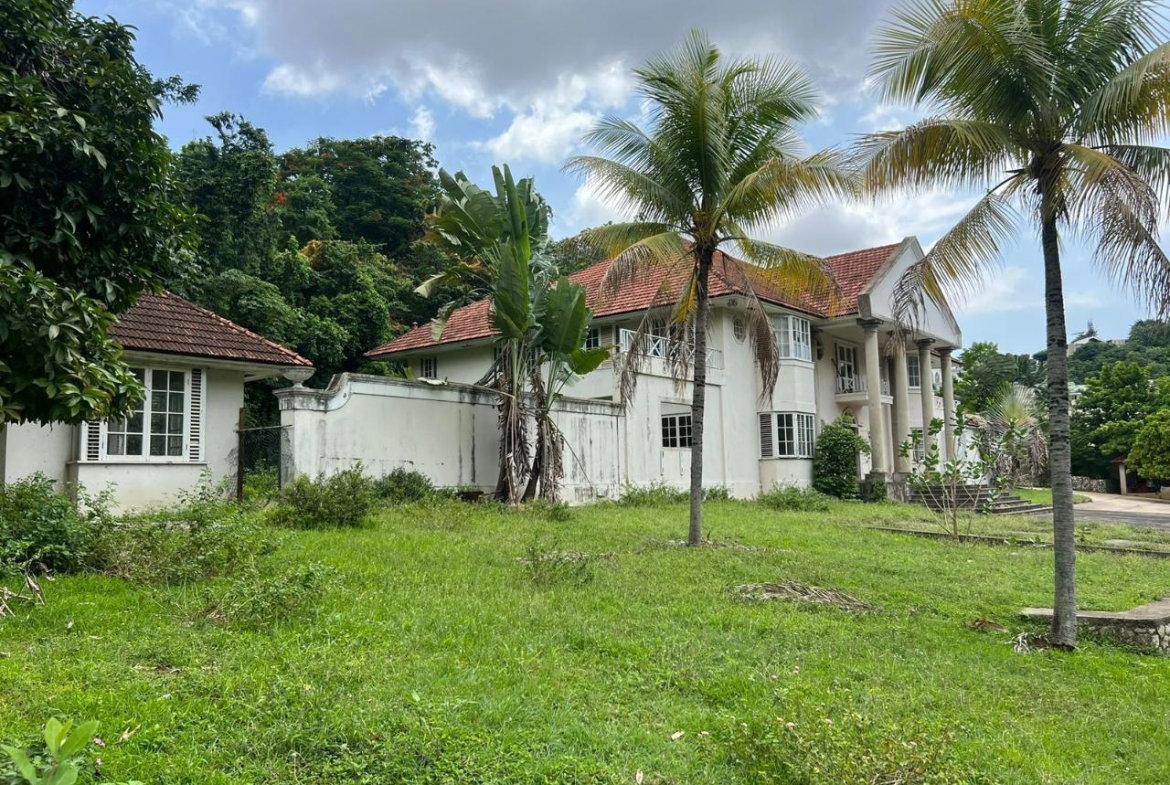 Eleventh image of 9 Oakridge Road in Kingston 8, St. Andrew, Jamaica - property is For Sale