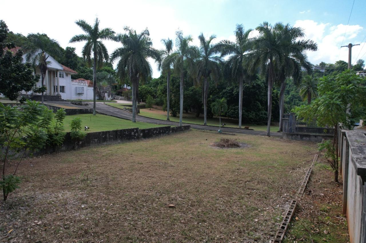Luxurious-6-Bedroom-Home-for-Sale-in-St.-Andrew-Jamaica Twelfth image of 9 Oakridge Road in Kingston 8, St. Andrew, Jamaica - property is For Sale