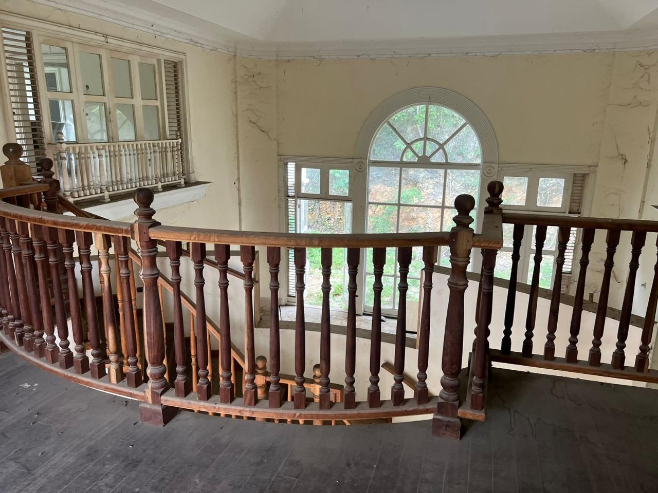 Luxurious-6-Bedroom-Home-for-Sale-in-St.-Andrew-Jamaica Thirteenth image of 9 Oakridge Road in Kingston 8, St. Andrew, Jamaica - property is For Sale