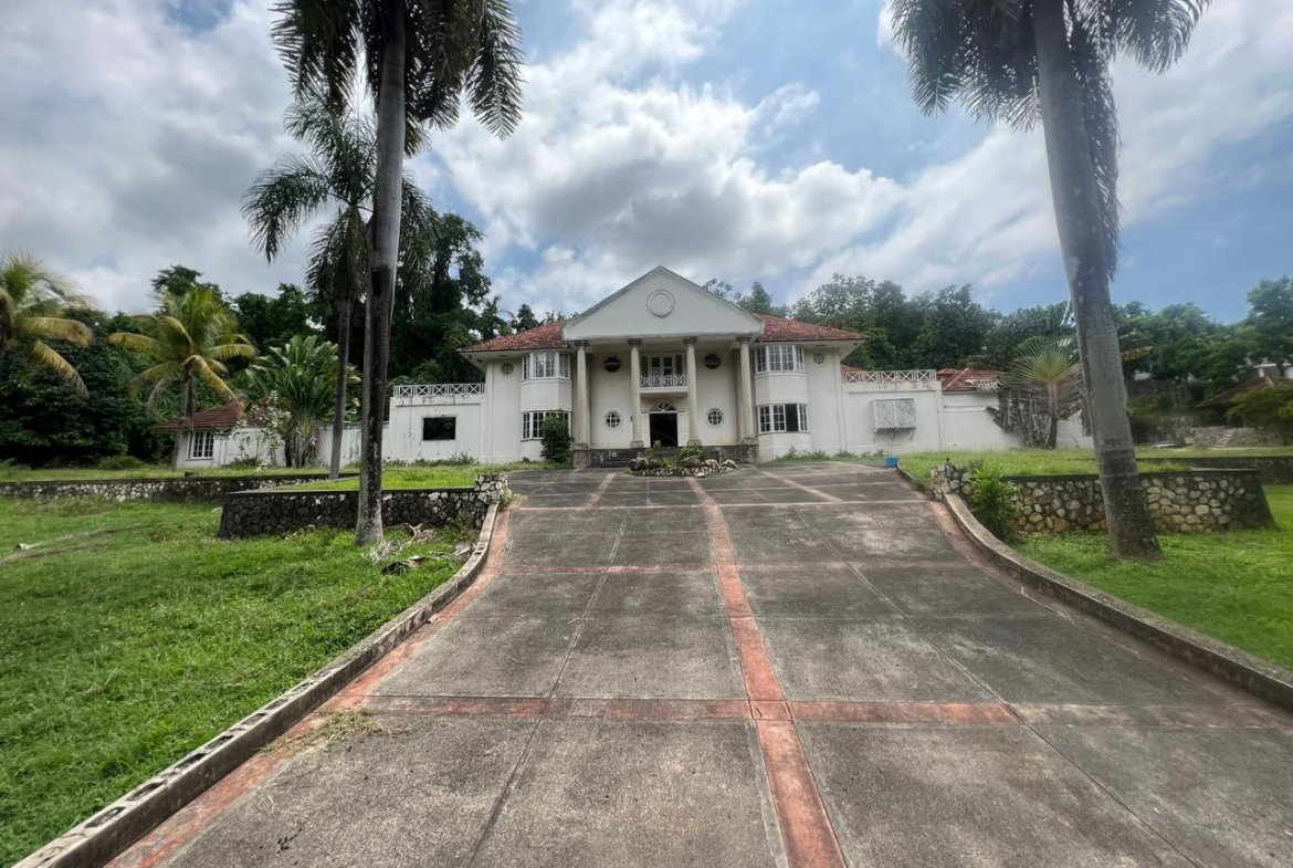 Fifth image of 9 Oakridge Road in Kingston 8, St. Andrew, Jamaica - property is For Sale
