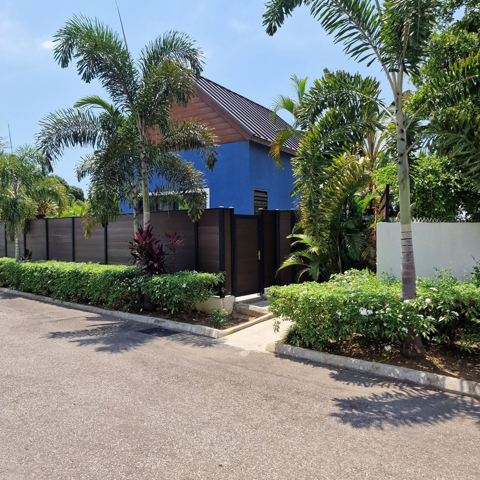 Sixteenth image of 21-21 Salisbury Avenue in Kingston 6, St. Andrew, Jamaica - property is For Rent