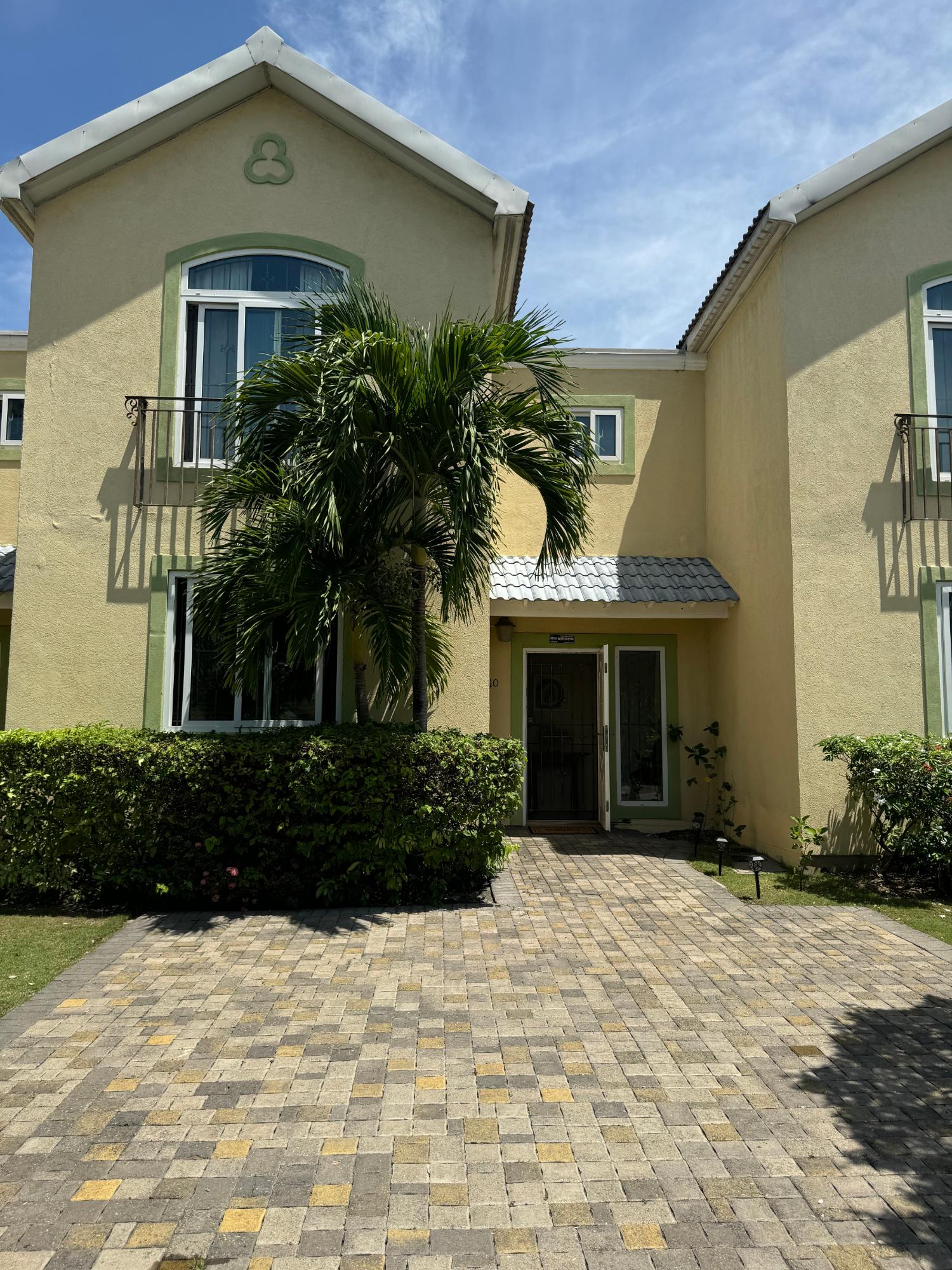 Luxurious-Townhouse-for-Rent-in-The-Granada-St.-Andrew Second image of 10-17 East Kings House Road in Kingston 6, St. Andrew, Jamaica - property is For Rent