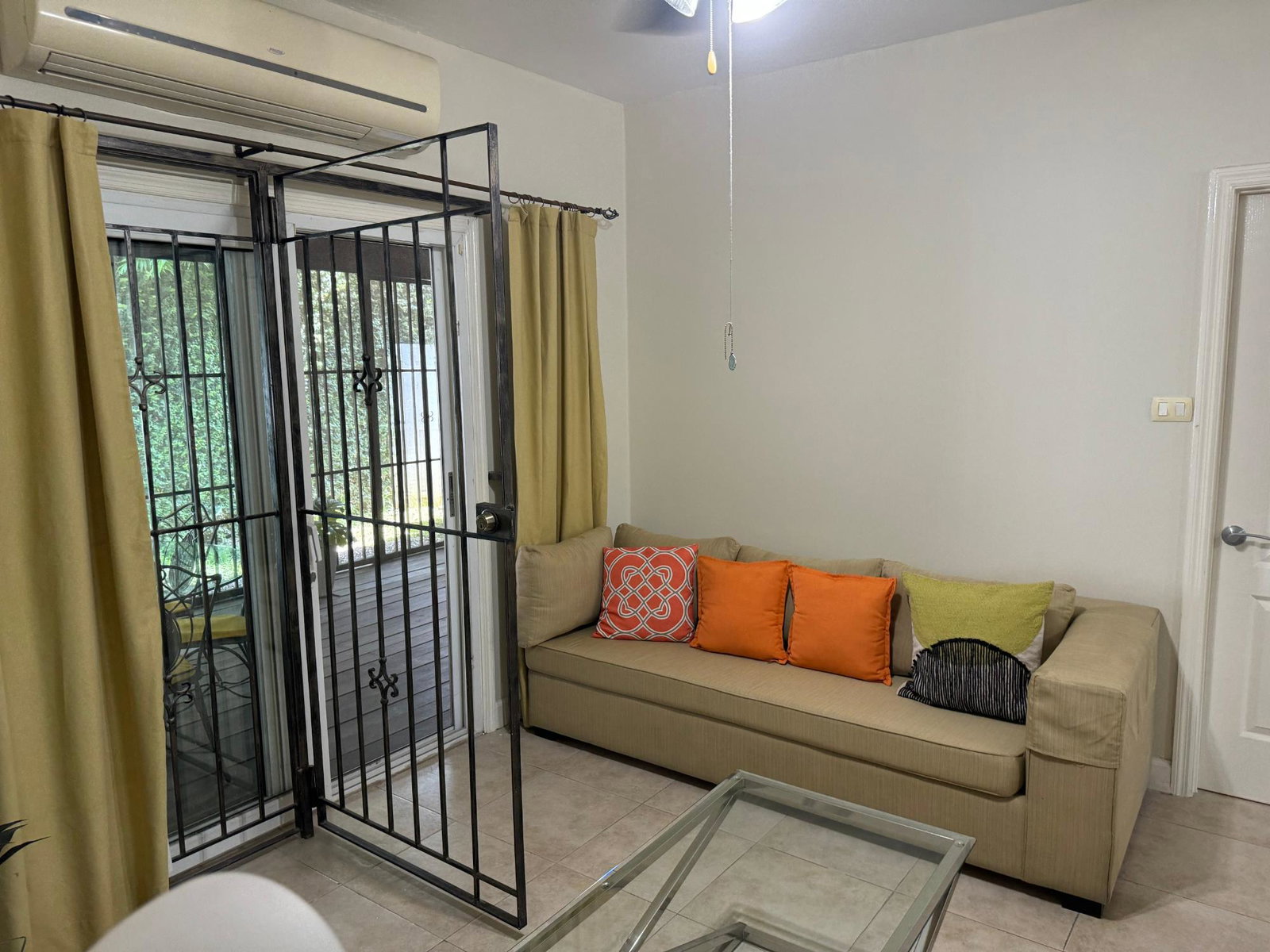 Luxurious-Townhouse-for-Rent-in-The-Granada-St.-Andrew Fourteenth image of 10-17 East Kings House Road in Kingston 6, St. Andrew, Jamaica - property is For Rent