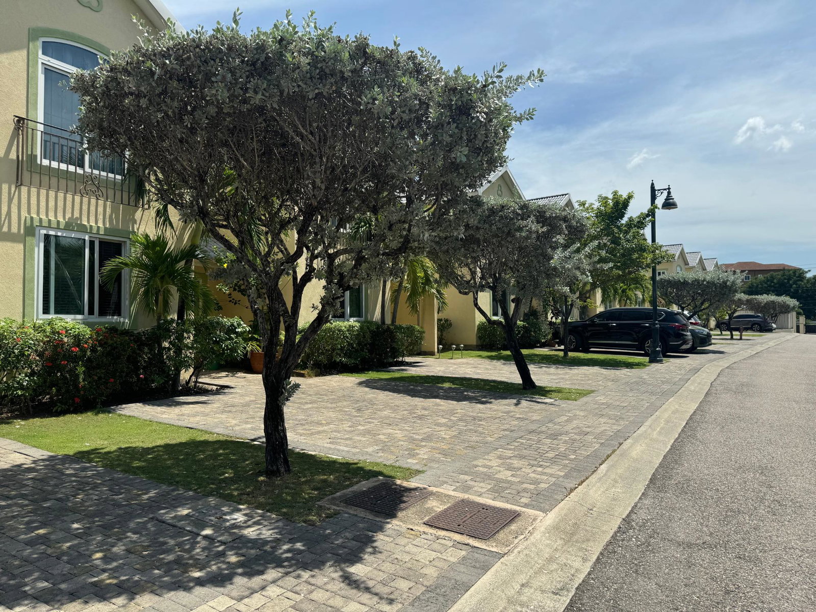 Luxurious-Townhouse-for-Rent-in-The-Granada-St.-Andrew Third image of 10-17 East Kings House Road in Kingston 6, St. Andrew, Jamaica - property is For Rent