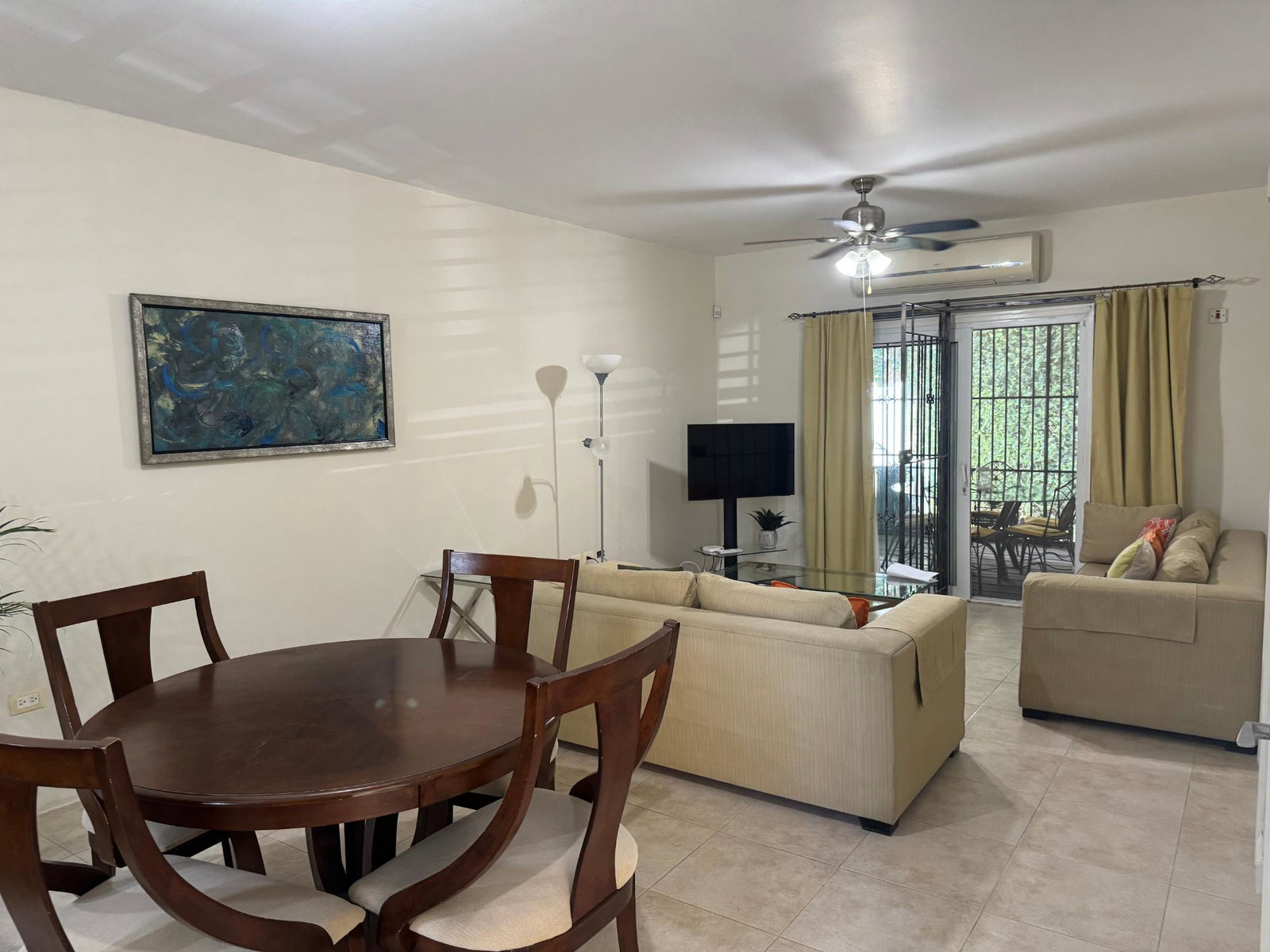 Luxurious-Townhouse-for-Rent-in-The-Granada-St.-Andrew Tenth image of 10-17 East Kings House Road in Kingston 6, St. Andrew, Jamaica - property is For Rent