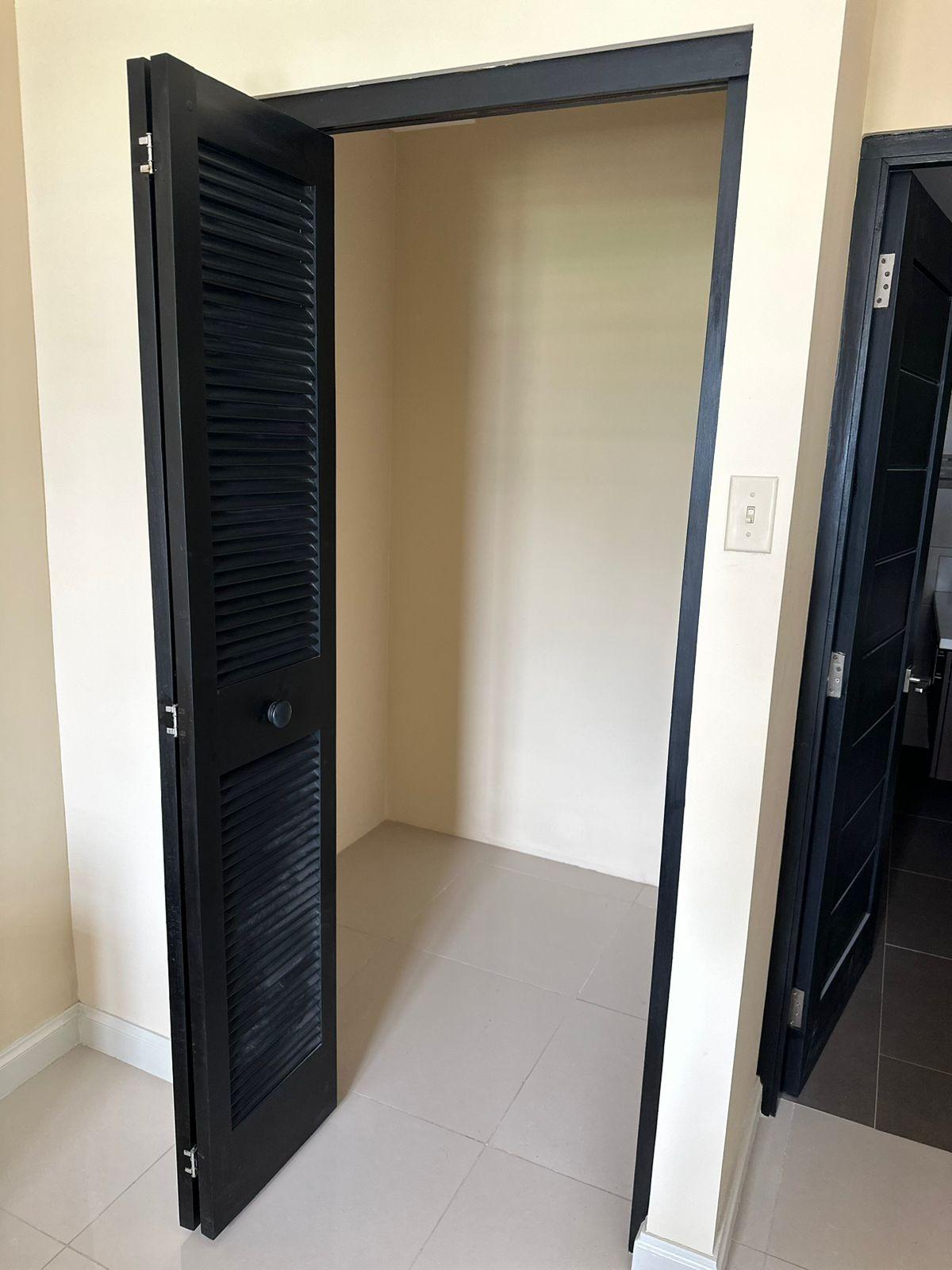 Luxury-1-Bedroom-Apartment-for-Rent-at-Ruthven-Towers-New-Kingston Eighth image of 606-1-3 Ruthven Road in NEW KINGSTON, St. Andrew, Jamaica - property is For Rent