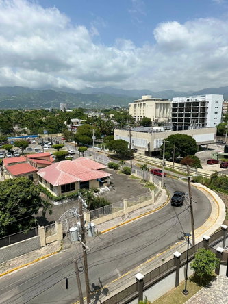 Tenth image of 606-1-3 Ruthven Road in NEW KINGSTON, St. Andrew, Jamaica - property is For Rent