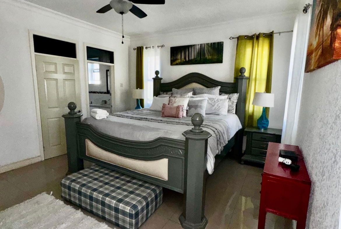 Eleventh image of 9-10 Sunset Drive in Kingston 10, St. Andrew, Jamaica - property is For Rent