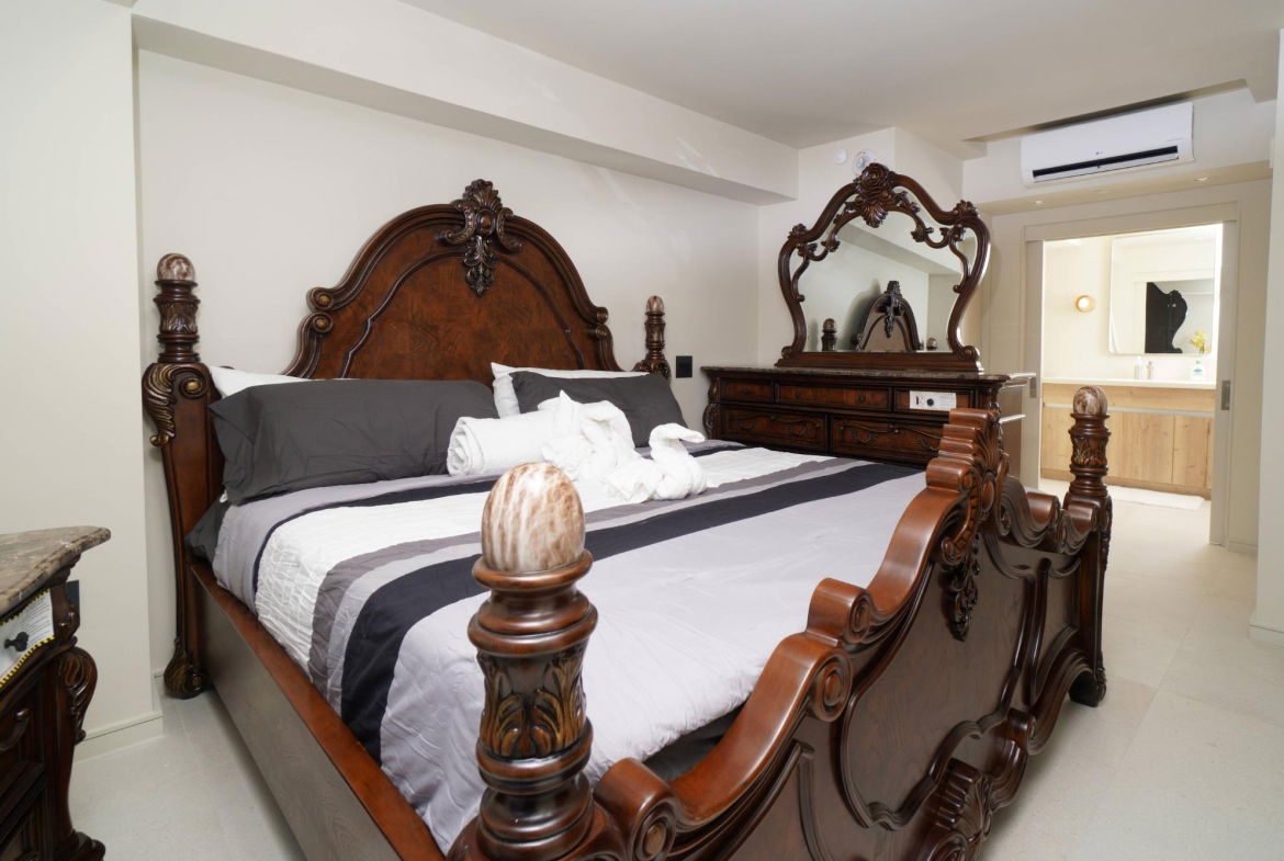 Twentieth image of 908-2-4 King Street in Kingston 1, Kingston, Jamaica - property is For Rent