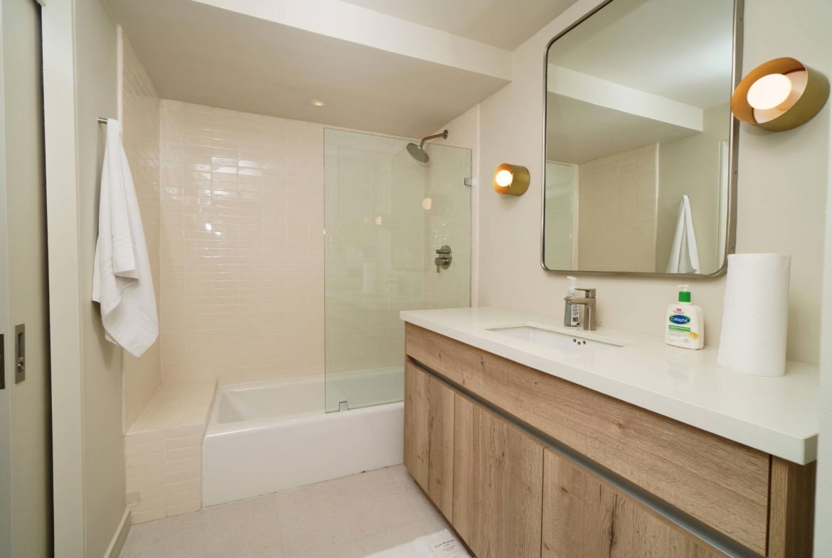 Twenty-Sixth image of 908-2-4 King Street in Kingston 1, Kingston, Jamaica - property is For Rent