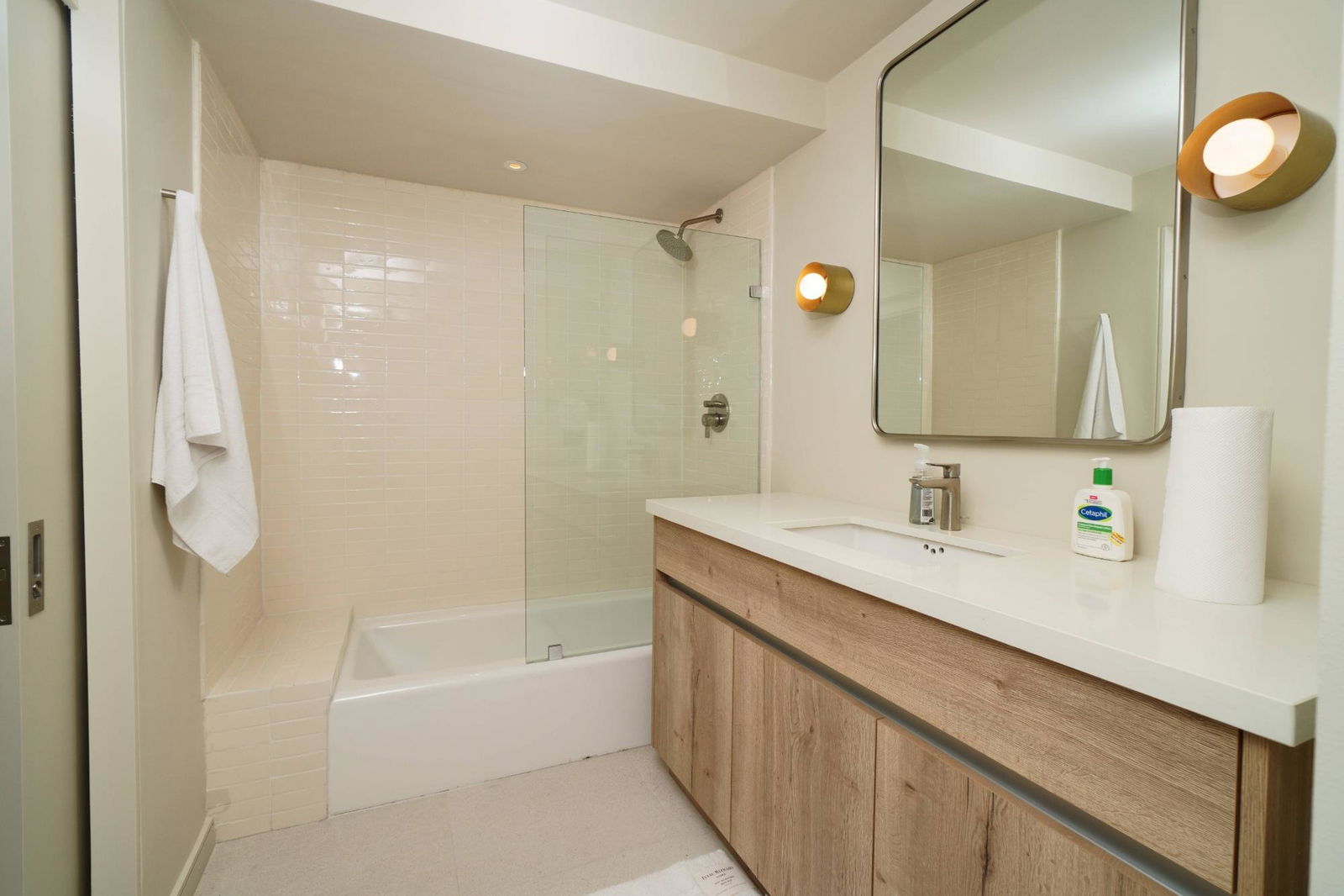 Twenty-Sixth image of 908-2-4 King Street in Kingston 1, Kingston, Jamaica - property is For Rent