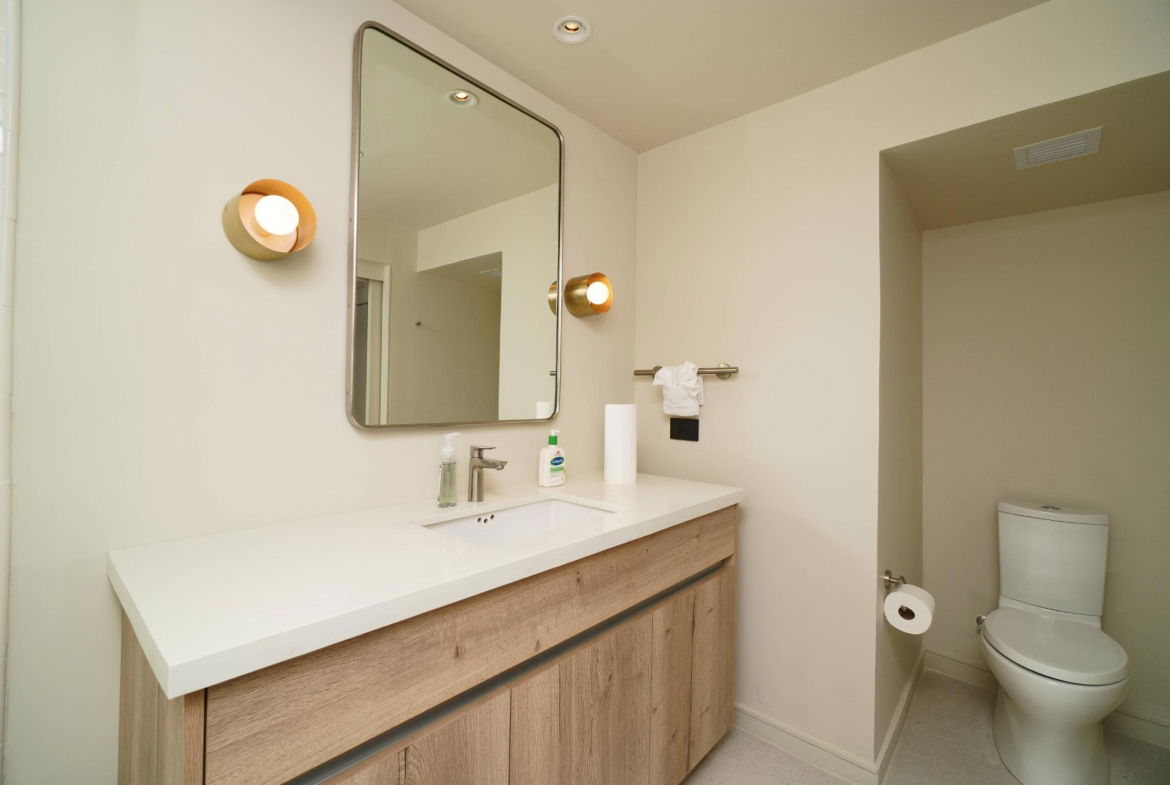 Twenty-Eighth image of 908-2-4 King Street in Kingston 1, Kingston, Jamaica - property is For Rent