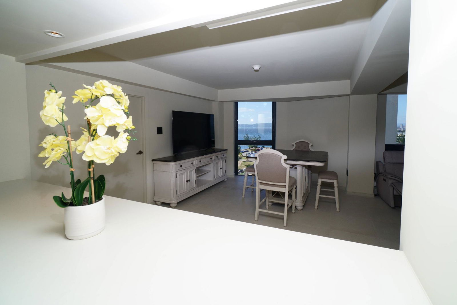 Fifth image of 908-2-4 King Street in Kingston 1, Kingston, Jamaica - property is For Rent