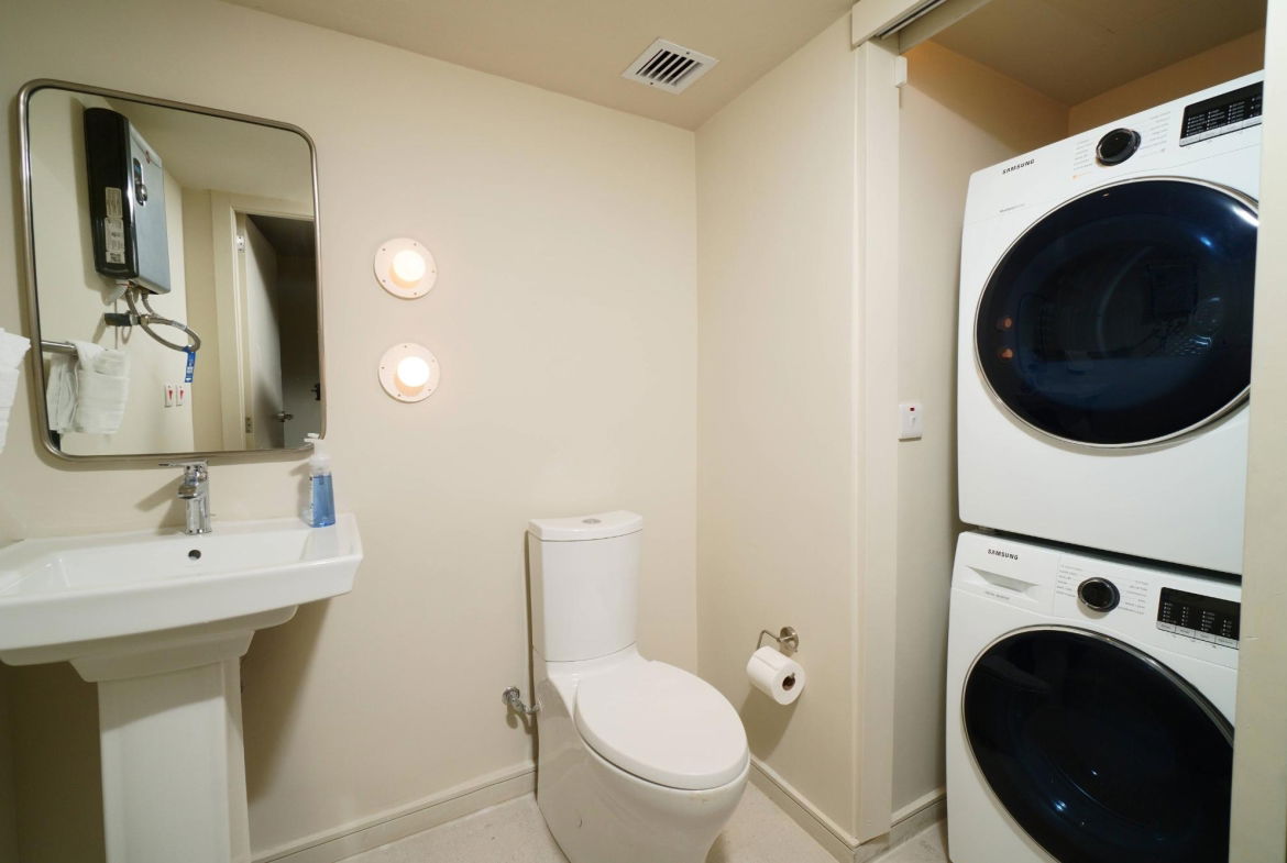 Ninth image of 908-2-4 King Street in Kingston 1, Kingston, Jamaica - property is For Rent