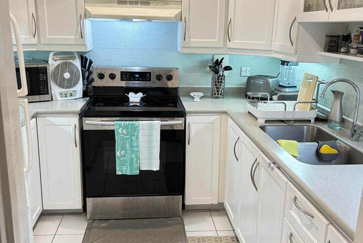Third image of 1g- Manor Court in Kingston 8, St. Andrew, Jamaica - property is For Rent