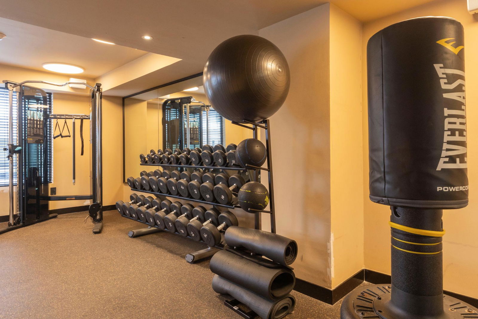 Fifteenth image of 1005-2-4 King Street in Kingston 2, Kingston, Jamaica - property is For Rent