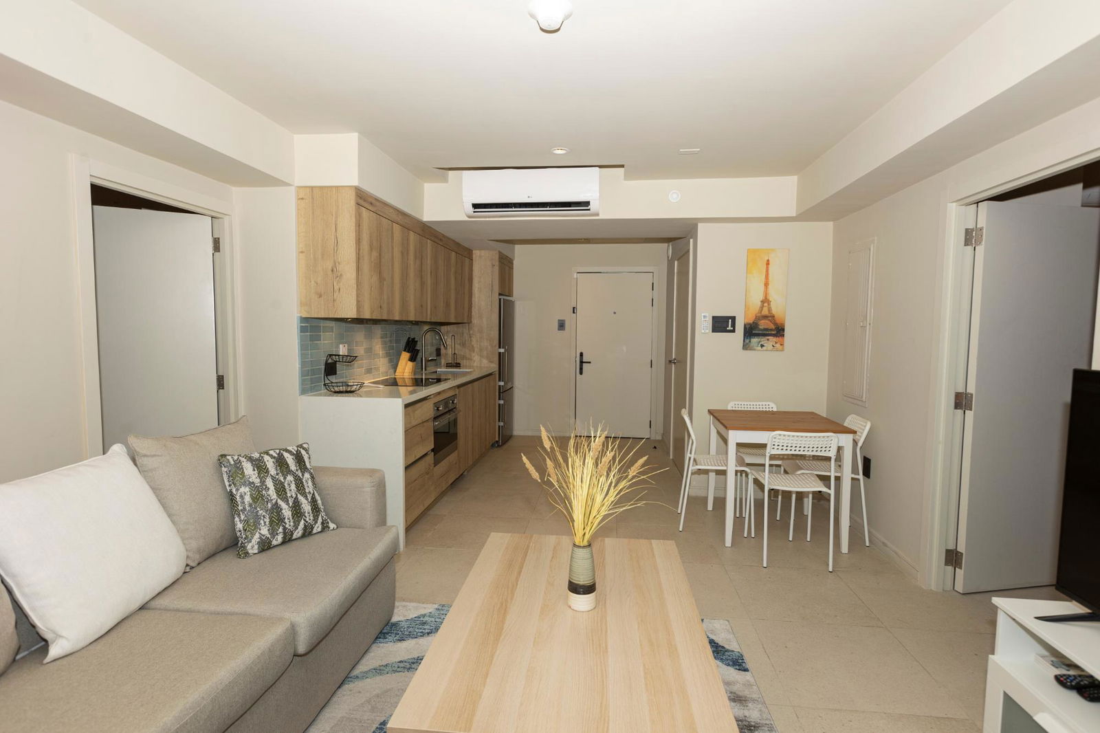 Sixth image of 1005-2-4 King Street in Kingston 2, Kingston, Jamaica - property is For Rent