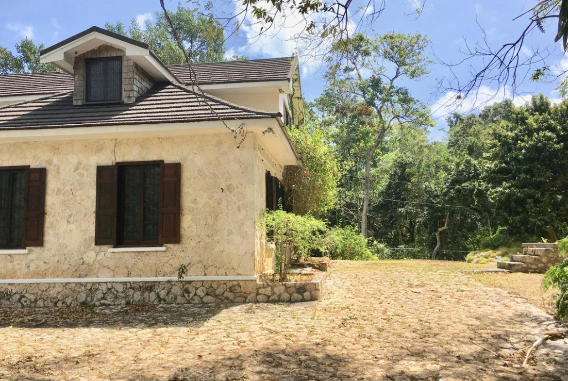 Fifth image of Prospect Estate in Tower Isle, St. Mary, Jamaica - property is For Rent