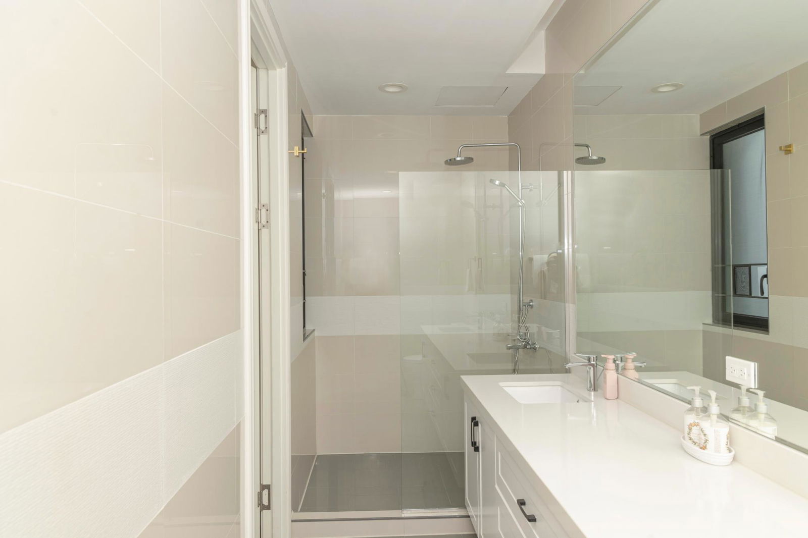 Thirtieth image of B502-39 Wellington Drive in Kingston 6, St. Andrew, Jamaica - property is For Rent