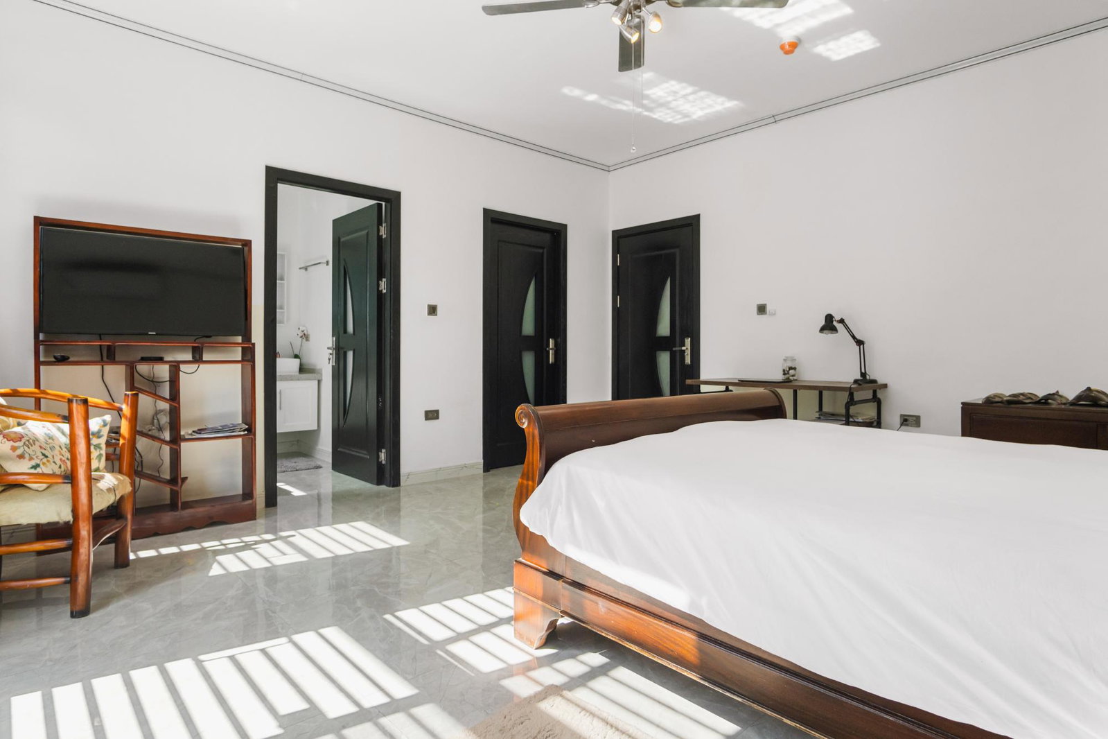 Eleventh image of 21-22 Seymour Avenue in Kingston 6, St. Andrew, Jamaica - property is For Rent