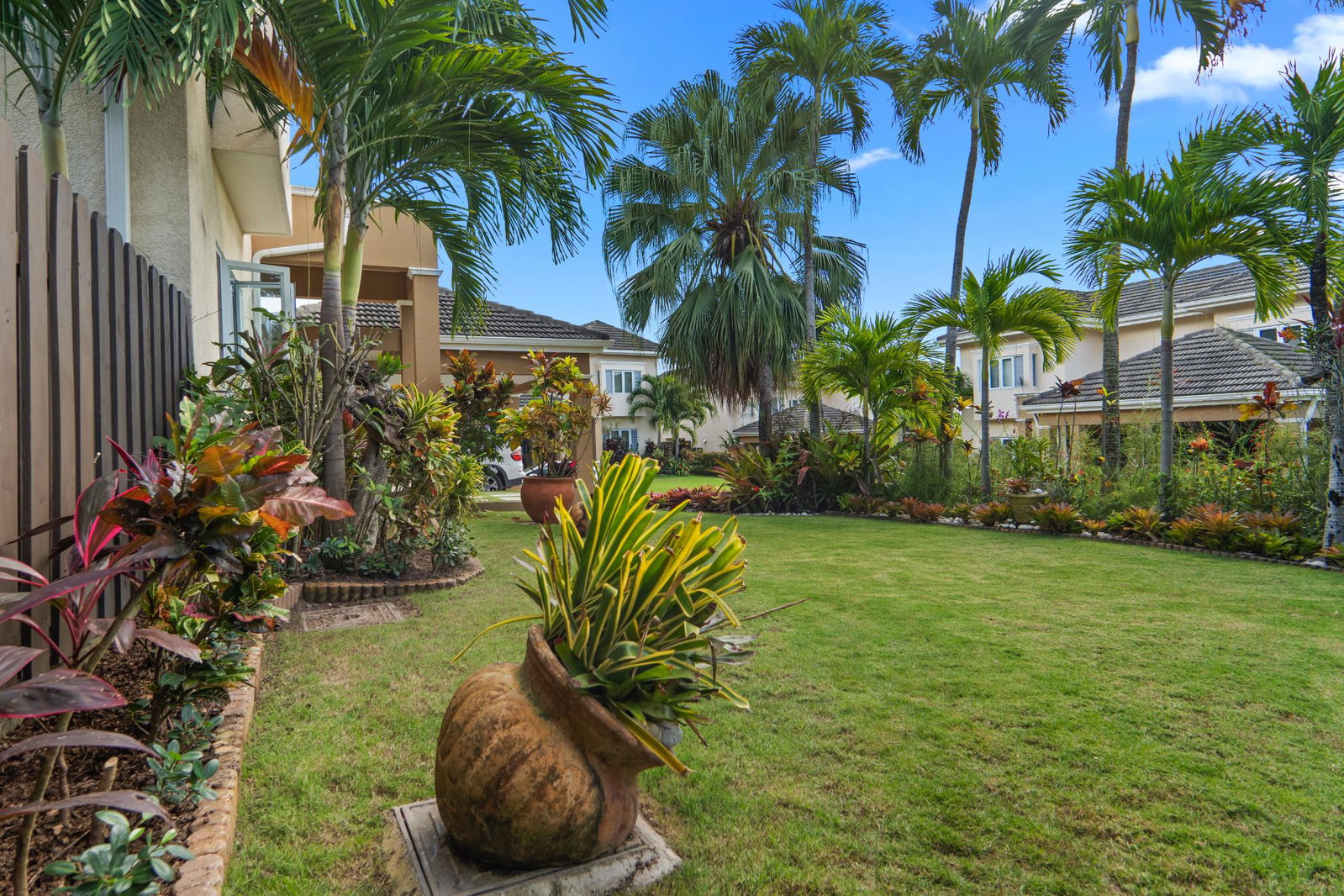 Luxury-4-Bedroom-Villa-for-Rent-in-Cherry-Garden-Chateaux-Kingston Second image of 1-9 Cherry Drive in Kingston 8, St. Andrew, Jamaica - property is For Rent