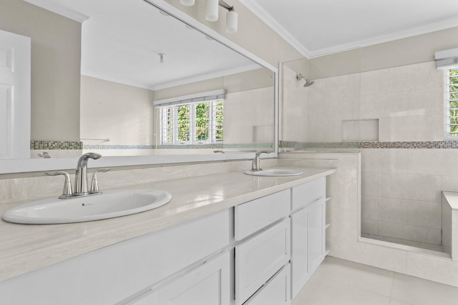 Luxury-4-Bedroom-Villa-for-Rent-in-Cherry-Garden-Chateaux-Kingston Fourteenth image of 1-9 Cherry Drive in Kingston 8, St. Andrew, Jamaica - property is For Rent