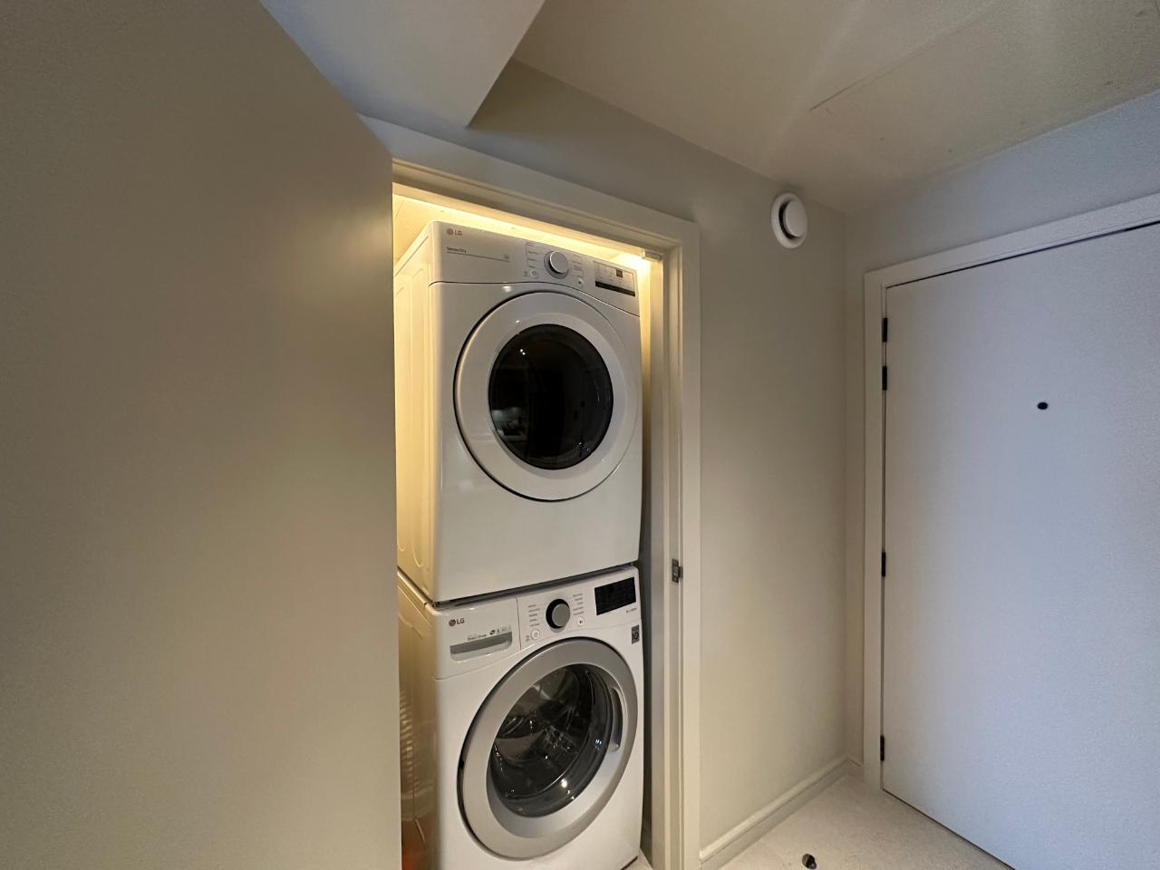 Thirteenth image of 1009-2-4 King Street in KINGSTON, Kingston, Jamaica - property is For Rent