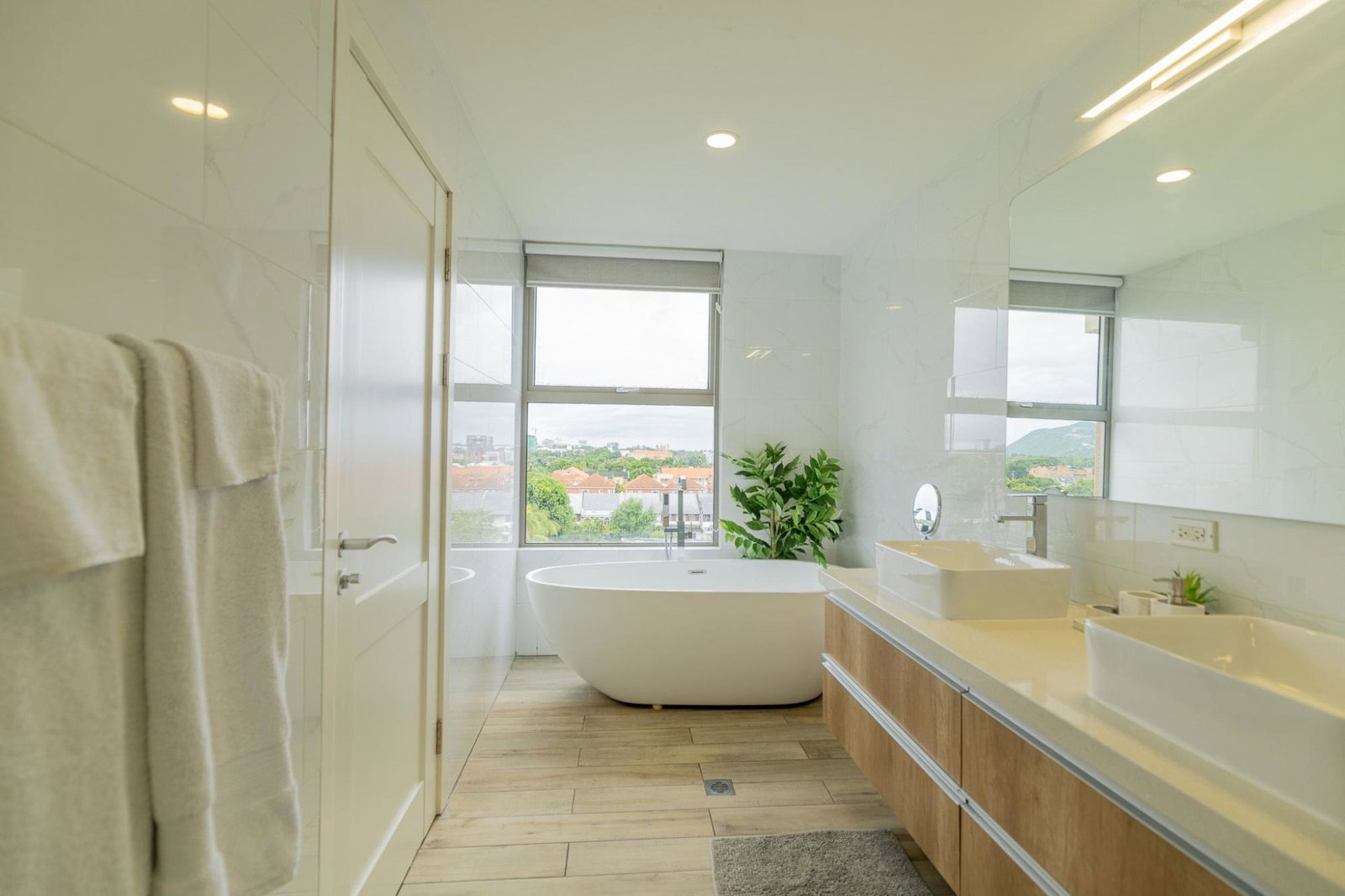 First image of 412-41 Upper Waterloo Road in Kingston 10, St. Andrew, Jamaica - property is For Rent