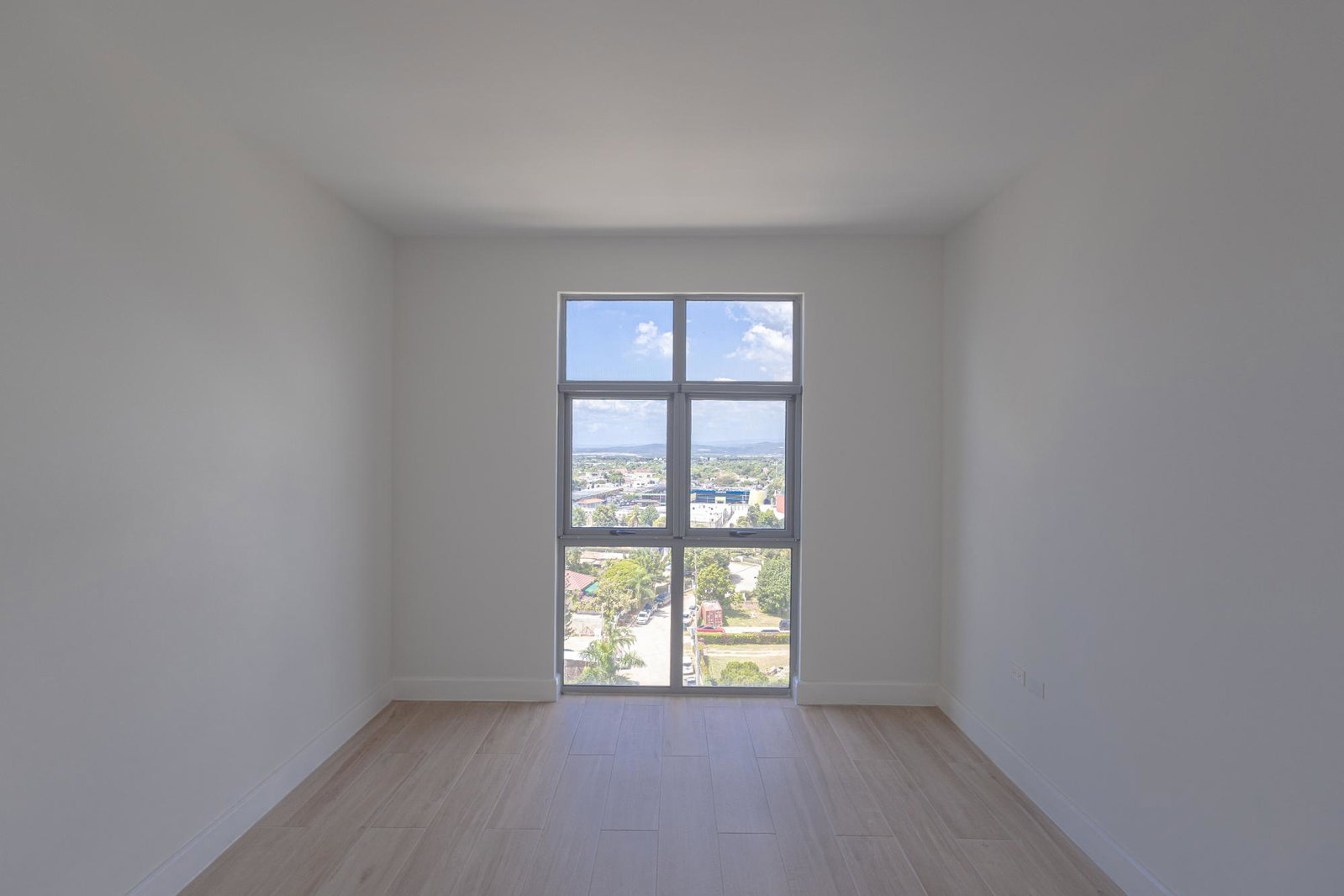 Seventh image of 704-11a Waterloo Road in Kingston 10, St. Andrew, Jamaica - property is For Sale