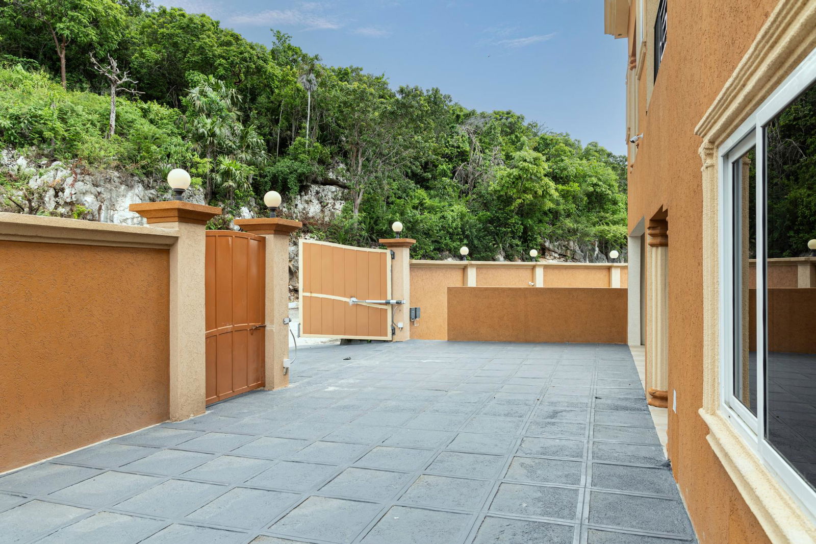 Eighth image of c- 202 Tom Cringle Drive in Kingston 19, St. Andrew, Jamaica - property is For Rent