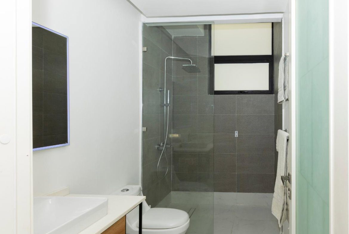 Seventeenth image of 12- Paradise Bay , Reading in Reading, St. James, Jamaica - property is For Rent