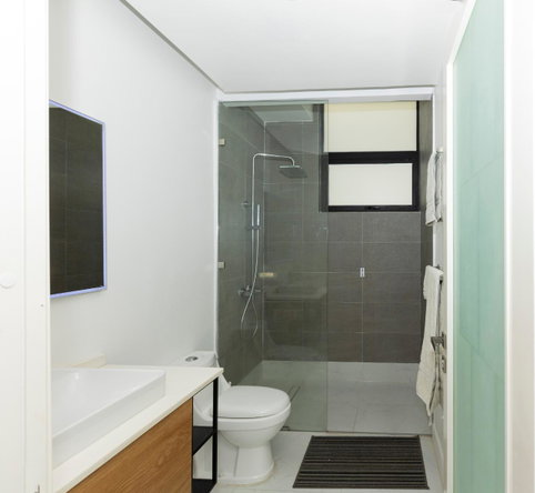 Seventeenth image of 12- Paradise Bay , Reading in Reading, St. James, Jamaica - property is For Rent