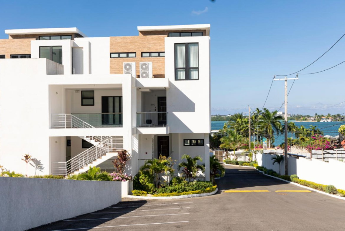 Seventh image of 12- Paradise Bay , Reading in Reading, St. James, Jamaica - property is For Rent