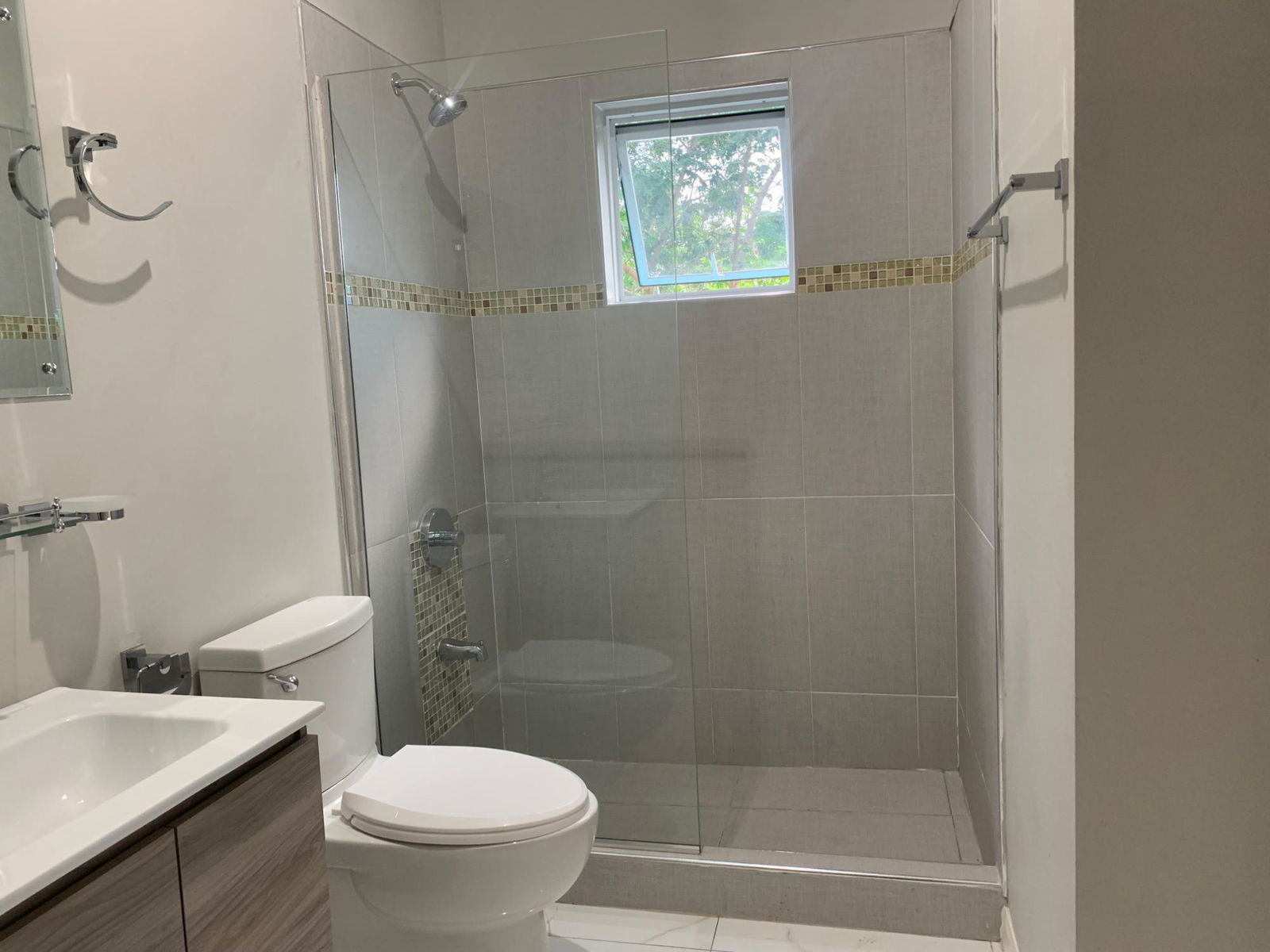 Ninth image of 30-3 Belvedere Road in Belvedere, St. Andrew, Jamaica - property is For Rent