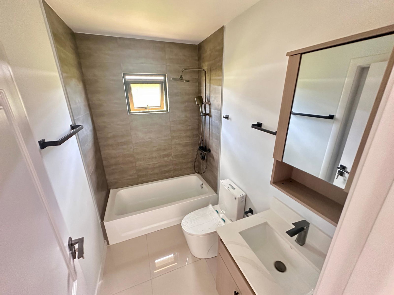 Thirteenth image of 431- Oak Estate Phase 1 in Bernard Lodge, St. Catherine, Jamaica - property is For Rent