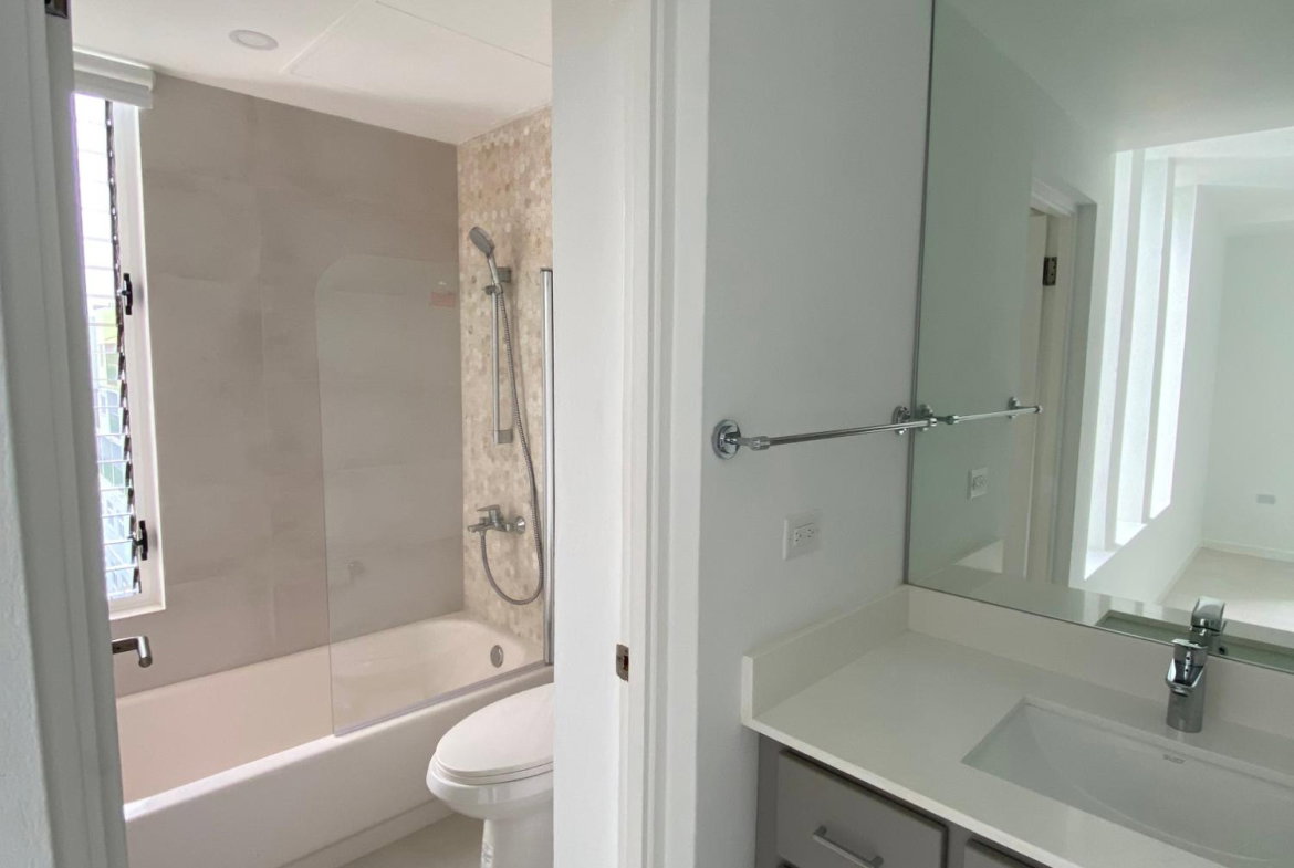 Fourteenth image of 39-3 Renfrew Road in NEW KINGSTON, St. Andrew, Jamaica - property is For Rent