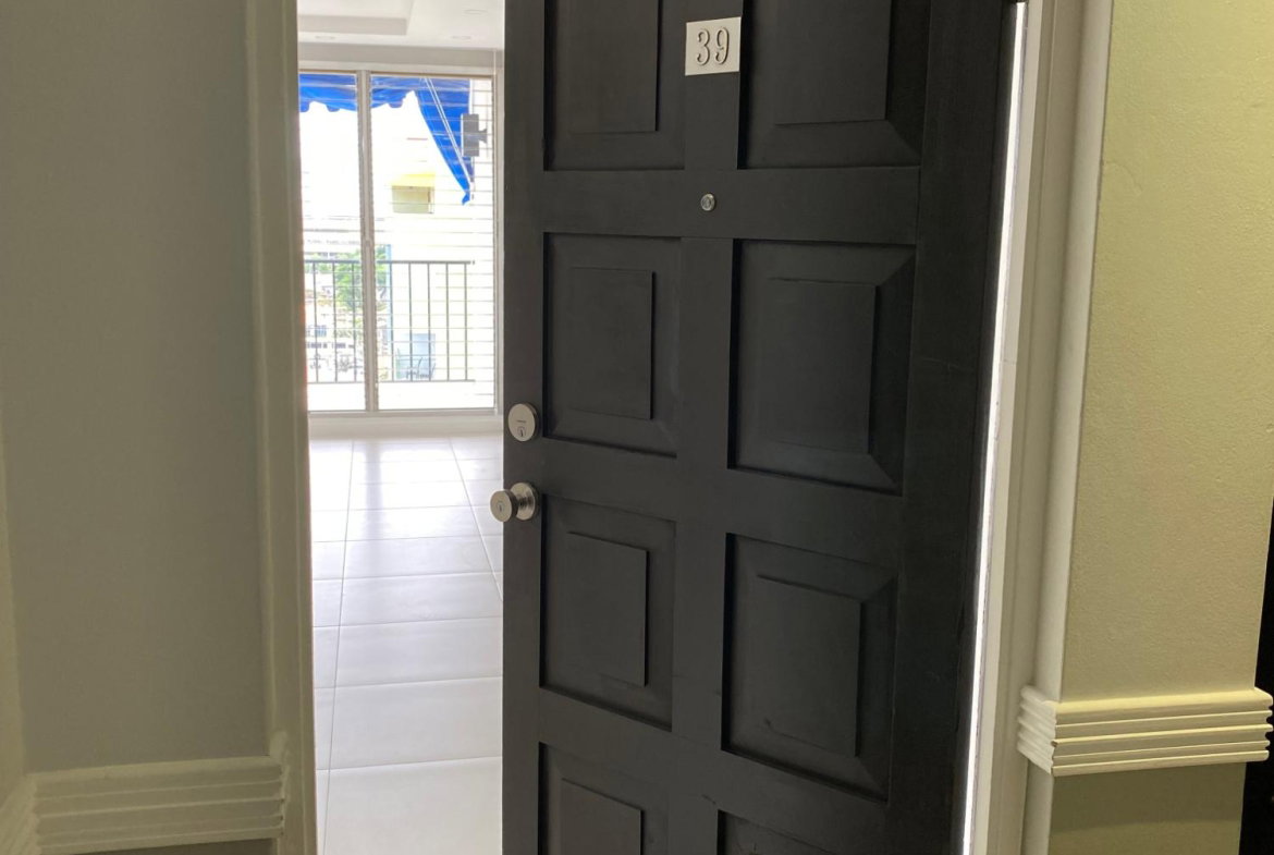 Fourth image of 39-3 Renfrew Road in NEW KINGSTON, St. Andrew, Jamaica - property is For Rent