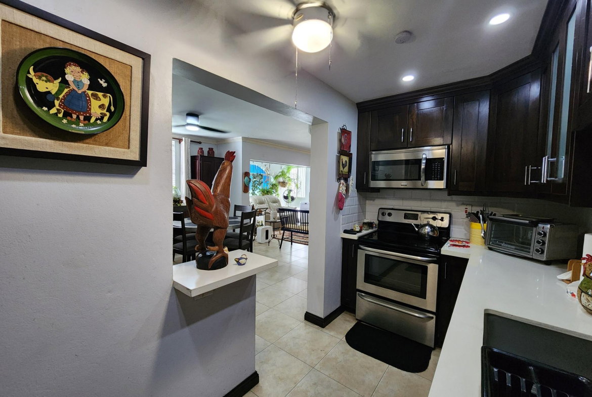 Fifteenth image of 3j East-17 Kingsway in Kingston 10, St. Andrew, Jamaica - property is For Sale