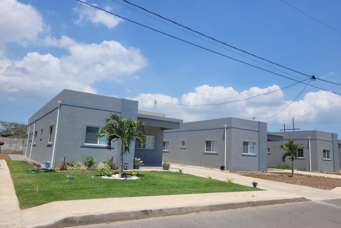 Second image of 32 Cambridge Circ., Brompton in Dunbeholding, St. Catherine, Jamaica - property is For Rent