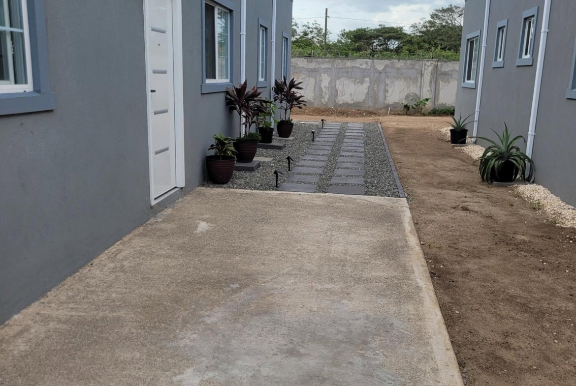 Seventeenth image of 32 Cambridge Circ., Brompton in Dunbeholding, St. Catherine, Jamaica - property is For Rent