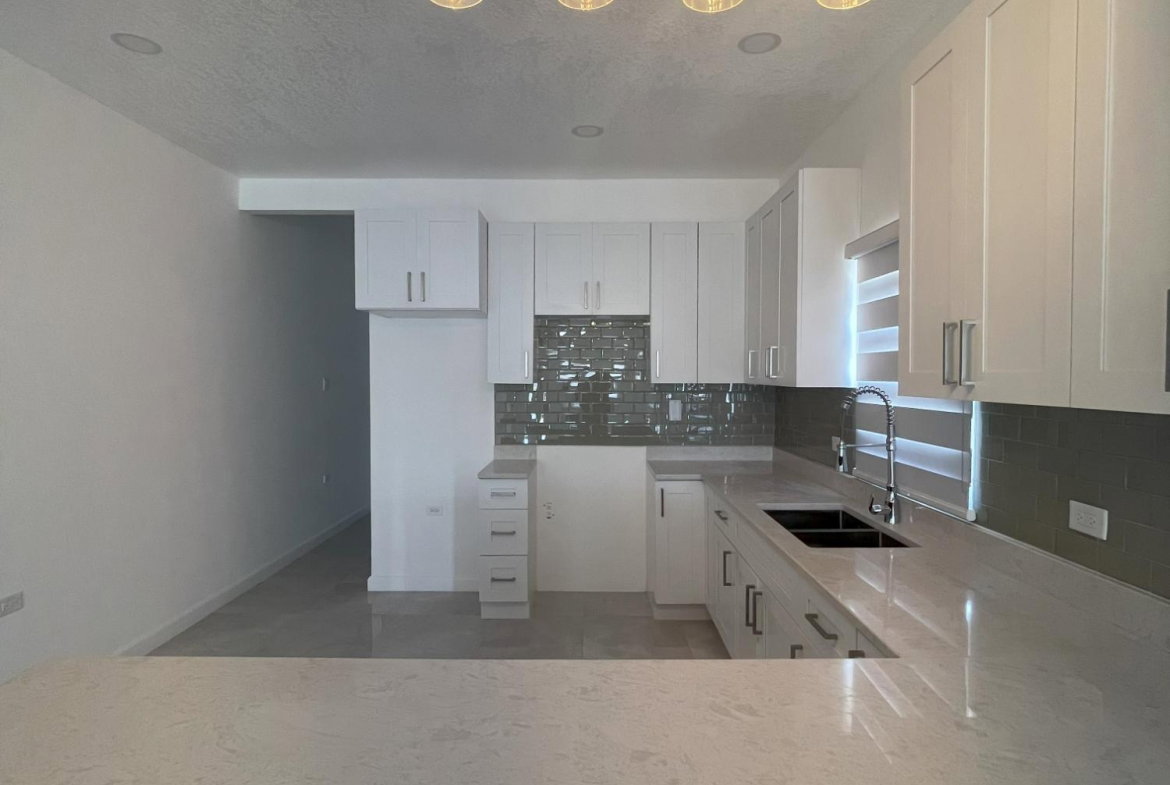 Fifth image of 32 Cambridge Circ., Brompton in Dunbeholding, St. Catherine, Jamaica - property is For Rent