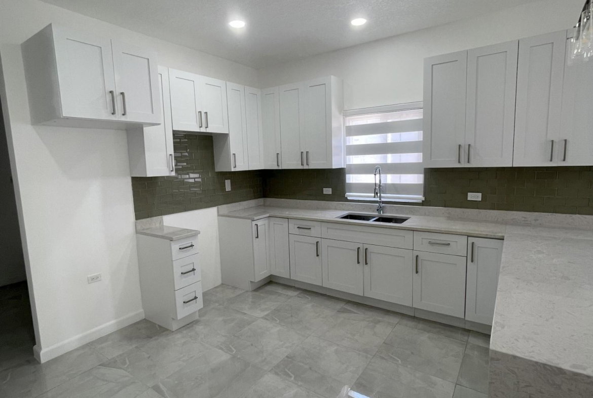 Seventh image of 32 Cambridge Circ., Brompton in Dunbeholding, St. Catherine, Jamaica - property is For Rent