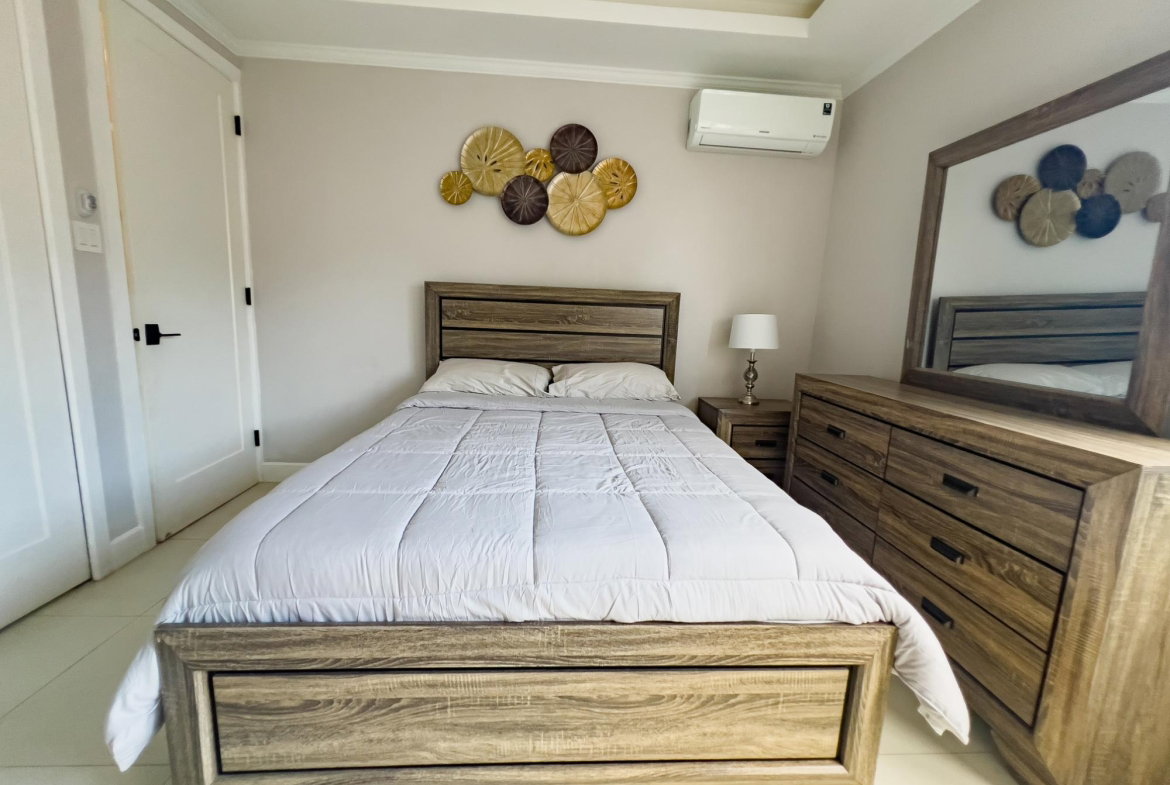 Twelfth image of Th-13-27-29 Hopefield in Kingston 6, St. Andrew, Jamaica - property is For Rent