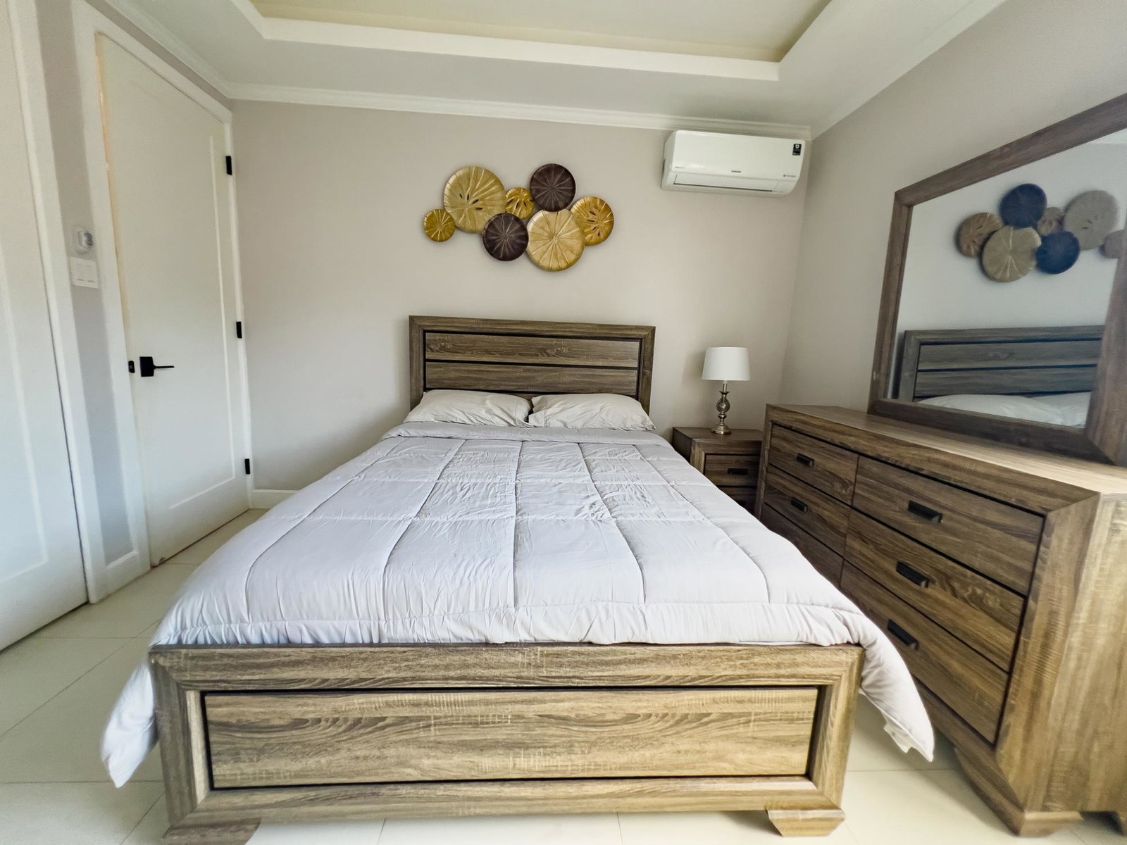 Twelfth image of Th-13-27-29 Hopefield in Kingston 6, St. Andrew, Jamaica - property is For Rent