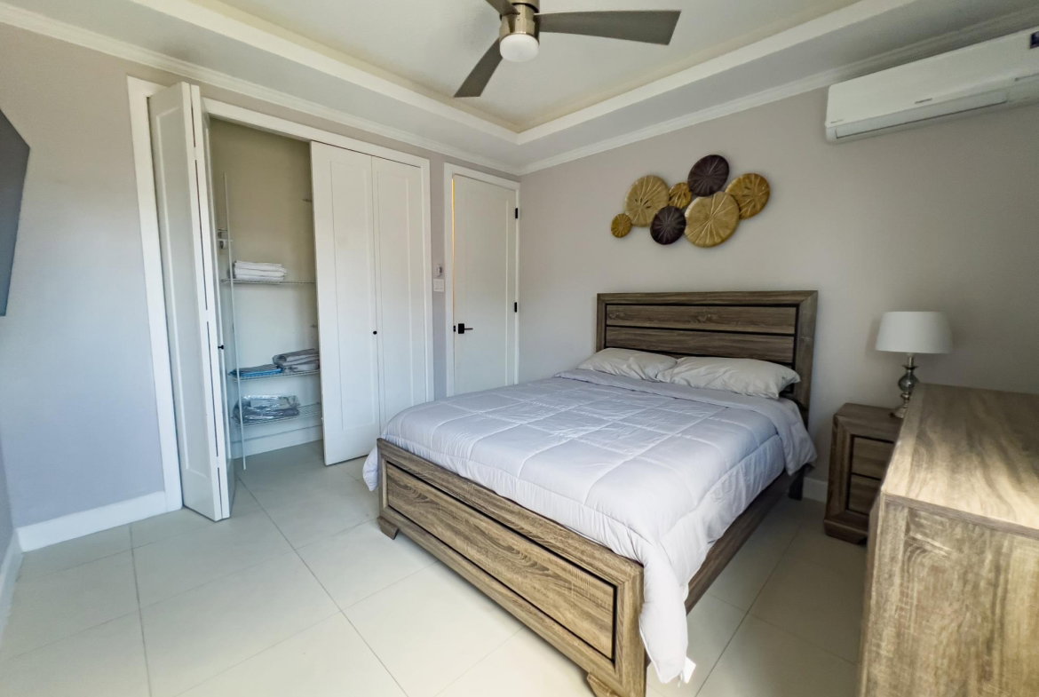 Thirteenth image of Th-13-27-29 Hopefield in Kingston 6, St. Andrew, Jamaica - property is For Rent
