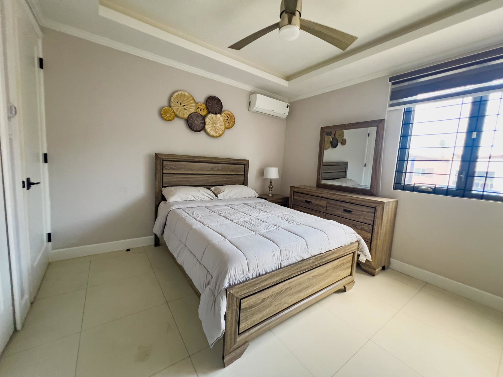 Fourteenth image of Th-13-27-29 Hopefield in Kingston 6, St. Andrew, Jamaica - property is For Rent