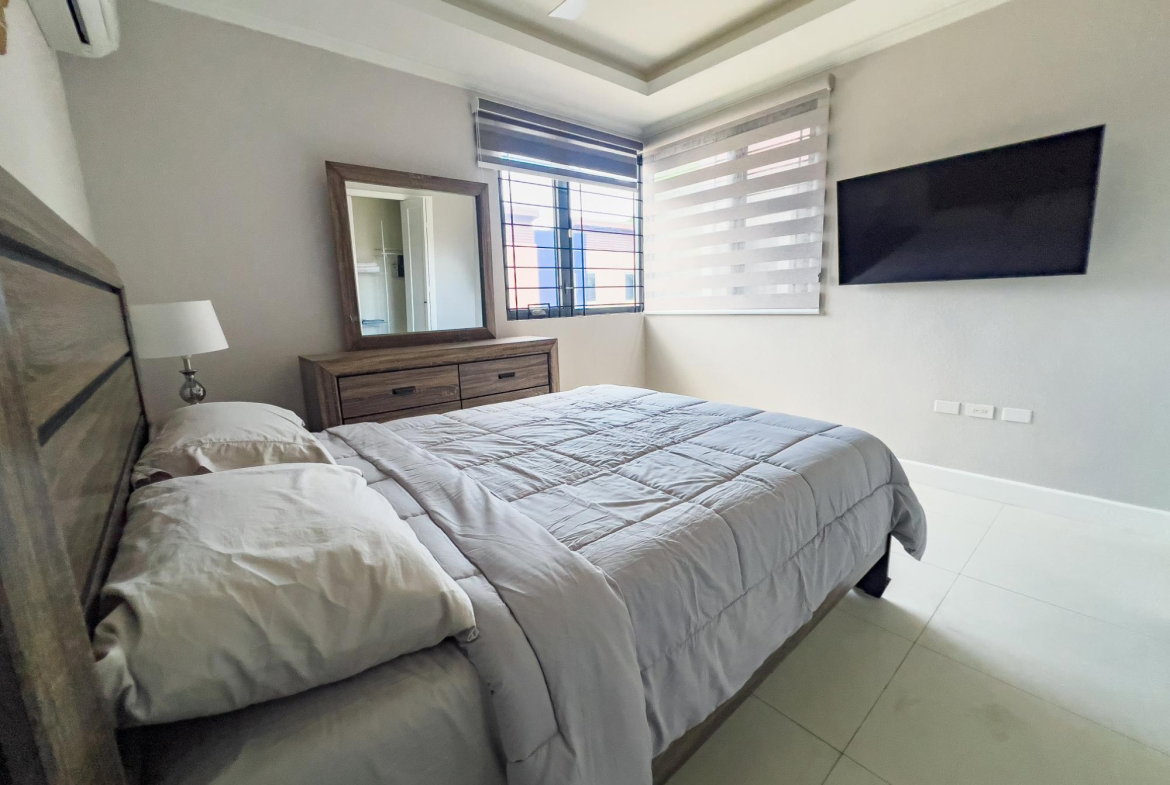 Fifteenth image of Th-13-27-29 Hopefield in Kingston 6, St. Andrew, Jamaica - property is For Rent